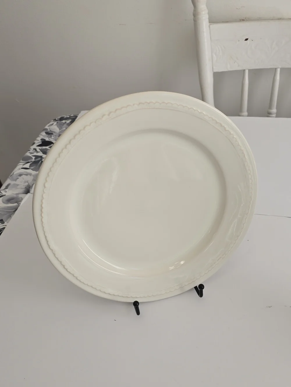 Pottery Barn Set Of 2 Napoli White Dinner Plates Scalloped Made In Italy